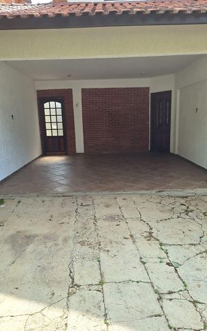 Casa para alugar com 200m², 3 quartos e 4 vagas