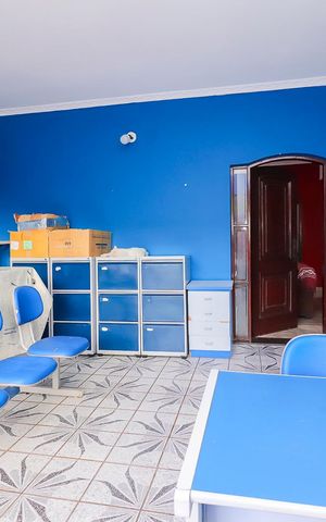 Casa para alugar com 250m², 5 quartos e 2 vagasEscritório