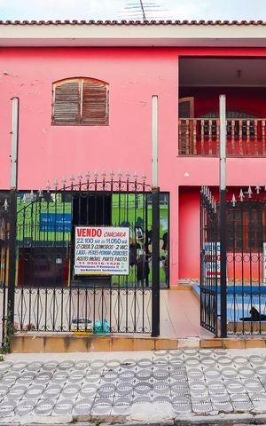 Casa para alugar com 250m², 5 quartos e 2 vagasFachada