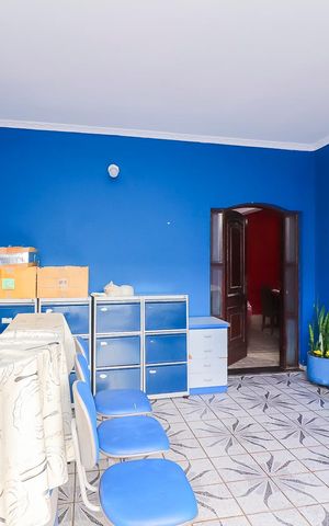 Casa para alugar com 250m², 5 quartos e 2 vagasEscritório