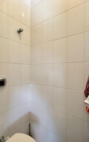 Casa à venda com 210m², 3 quartos e 2 vagas Casa à venda com 210m², 3 quartos e 2 vagasBanheiro de Serviço