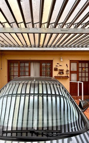 Casa à venda com 210m², 3 quartos e 2 vagas Casa à venda com 210m², 3 quartos e 2 vagasGaragem