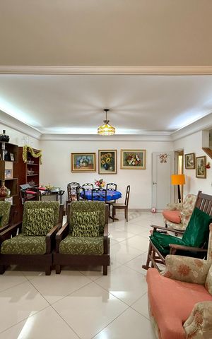 Casa à venda com 210m², 3 quartos e 2 vagas Casa à venda com 210m², 3 quartos e 2 vagasSala