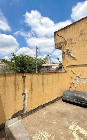 Casa à venda com 210m², 3 quartos e 2 vagas Casa à venda com 210m², 3 quartos e 2 vagasTerraço