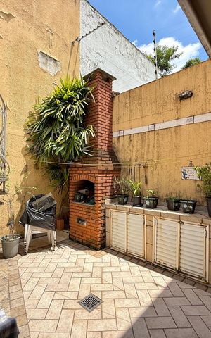 Casa à venda com 210m², 3 quartos e 2 vagas Casa à venda com 210m², 3 quartos e 2 vagasQuintal