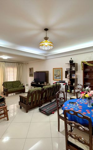 Casa à venda com 210m², 3 quartos e 2 vagas Casa à venda com 210m², 3 quartos e 2 vagasSala
