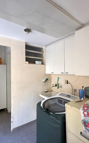 Casa à venda com 210m², 3 quartos e 2 vagas Casa à venda com 210m², 3 quartos e 2 vagasÁrea de Serviço