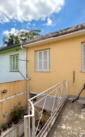 Casa à venda com 210m², 3 quartos e 2 vagas Casa à venda com 210m², 3 quartos e 2 vagasTerraço