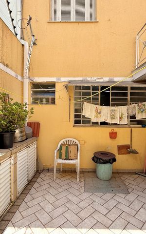 Casa à venda com 210m², 3 quartos e 2 vagas Casa à venda com 210m², 3 quartos e 2 vagasQuintal