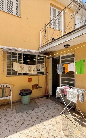 Casa à venda com 210m², 3 quartos e 2 vagas Casa à venda com 210m², 3 quartos e 2 vagasQuintal