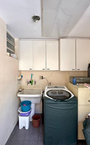 Casa à venda com 210m², 3 quartos e 2 vagas Casa à venda com 210m², 3 quartos e 2 vagasÁrea de Serviço