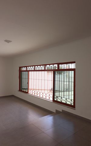 Casa para alugar com 400m², 5 quartos e 8 vagasSala 