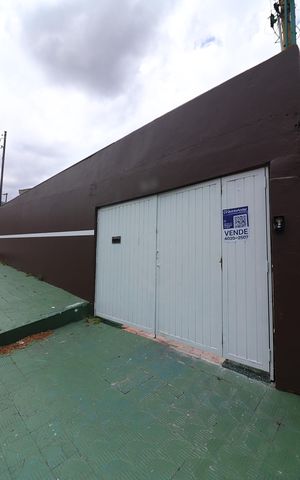 Casa para alugar com 400m², 5 quartos e 8 vagasFachada 