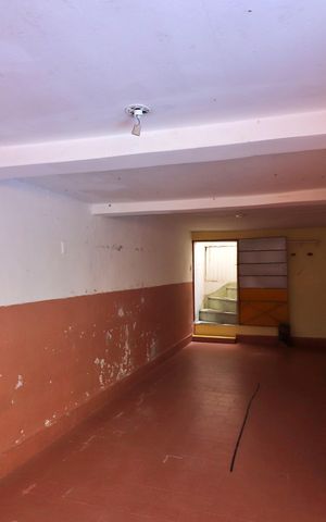 Casa para alugar com 400m², 5 quartos e 8 vagasQuintal