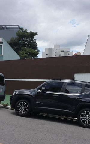 Casa para alugar com 400m², 5 quartos e 8 vagasFachada 