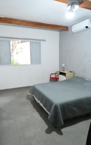 Casa à venda com 200m², 3 quartos e 2 vagasSuíte