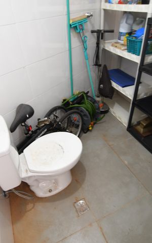 Casa à venda com 200m², 3 quartos e 2 vagasBanheiro de serviço