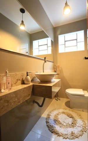 Casa à venda com 200m², 3 quartos e 3 vagas