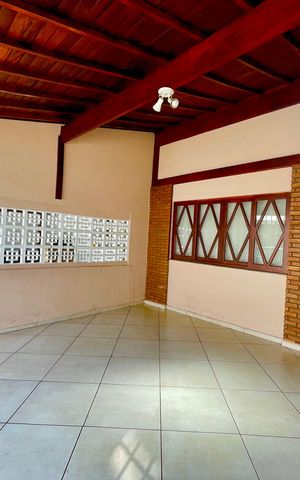 Casa à venda com 118m², 2 quartos e 2 vagasGaragem