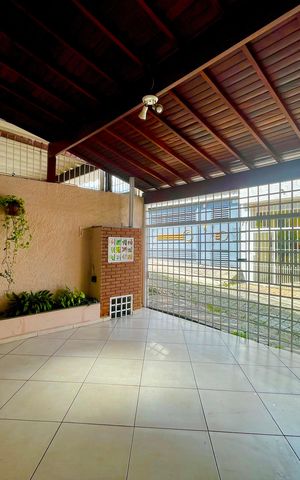 Casa à venda com 118m², 2 quartos e 2 vagasGaragem