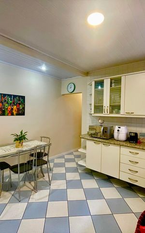 Casa à venda com 118m², 2 quartos e 2 vagasCozinha