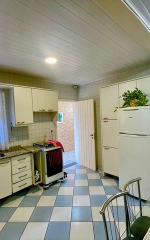 Casa à venda com 118m², 2 quartos e 2 vagasCozinha