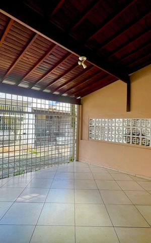 Casa à venda com 118m², 2 quartos e 2 vagasGaragem