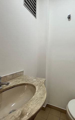Apartamento à venda com 145m², 3 quartos e sem vaga Apartamento à venda com 145m², 3 quartos e sem vagaLavabo
