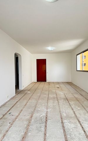 Apartamento à venda com 145m², 3 quartos e sem vaga Apartamento à venda com 145m², 3 quartos e sem vagaSala