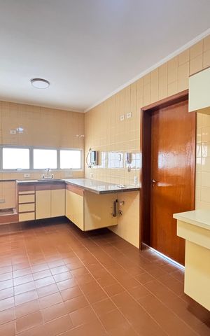 Apartamento à venda com 145m², 3 quartos e sem vaga Apartamento à venda com 145m², 3 quartos e sem vagaCozinha