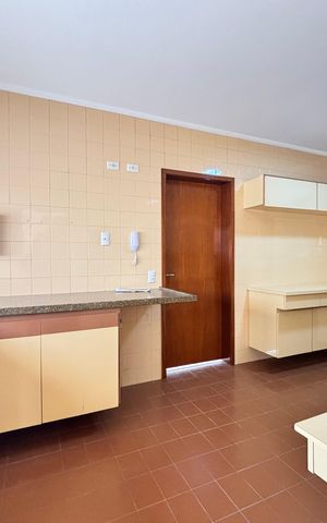 Apartamento à venda com 145m², 3 quartos e sem vaga Apartamento à venda com 145m², 3 quartos e sem vagaCozinha