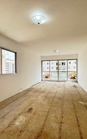 Apartamento à venda com 145m², 3 quartos e sem vaga Apartamento à venda com 145m², 3 quartos e sem vagaSala