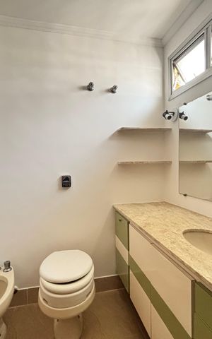 Apartamento à venda com 145m², 3 quartos e sem vaga Apartamento à venda com 145m², 3 quartos e sem vagaBanheiro da Suíte