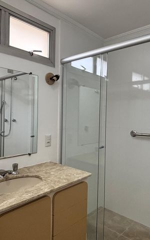 Apartamento à venda com 145m², 3 quartos e sem vaga Apartamento à venda com 145m², 3 quartos e sem vagaBanheiro