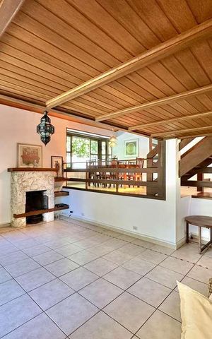 Casa de condomínio para alugar com 342m², 3 quartos e 8 vagas