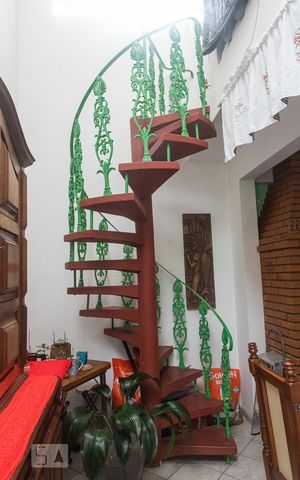 Casa à venda com 172m², 3 quartos e 2 vagas