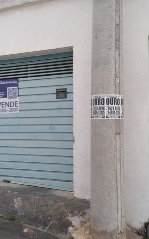 Casa à venda com 110m², 3 quartos e 2 vagas Casa à venda com 110m², 3 quartos e 2 vagasFachada