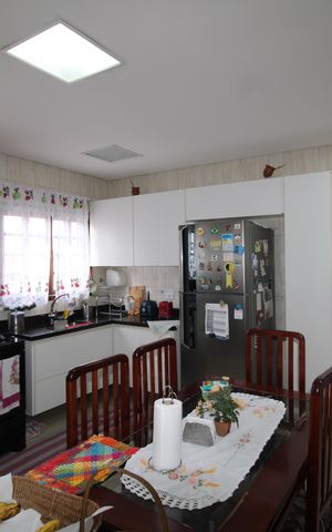 Casa à venda com 181m², 5 quartos e 2 vagasCozinha