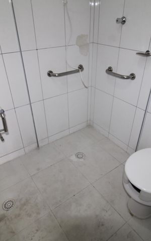 Casa à venda com 181m², 5 quartos e 2 vagasBanheiro 2