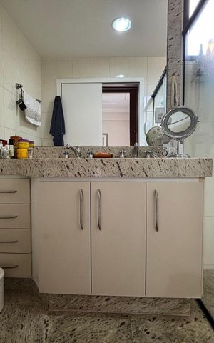 Apartamento à venda com 135m², 4 quartos e 3 vagasBanheiro Suíte