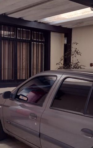 Casa à venda com 180m², 2 quartos e 2 vagas Casa à venda com 180m², 2 quartos e 2 vagasGaragem