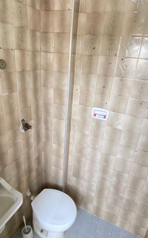 Apartamento à venda com 80m², 2 quartos e 2 vagas Apartamento à venda com 80m², 2 quartos e 2 vagasBanheiro de serviço