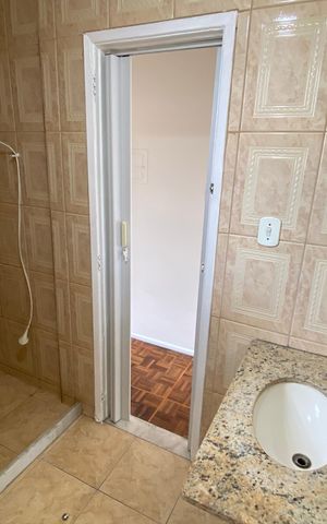 Apartamento à venda com 80m², 2 quartos e 2 vagas Apartamento à venda com 80m², 2 quartos e 2 vagasBanheiro