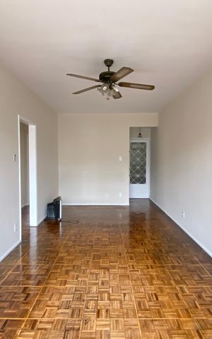 Apartamento à venda com 80m², 2 quartos e 2 vagas Apartamento à venda com 80m², 2 quartos e 2 vagasSala