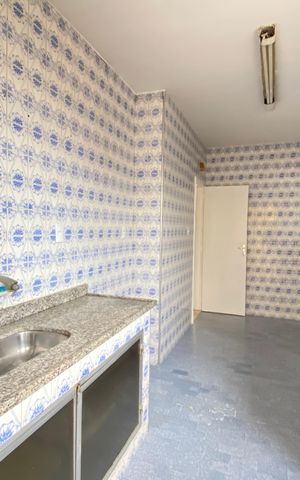 Apartamento à venda com 80m², 2 quartos e 2 vagas Apartamento à venda com 80m², 2 quartos e 2 vagasCozinha