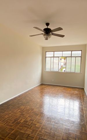 Apartamento à venda com 80m², 2 quartos e 2 vagas Apartamento à venda com 80m², 2 quartos e 2 vagasSala