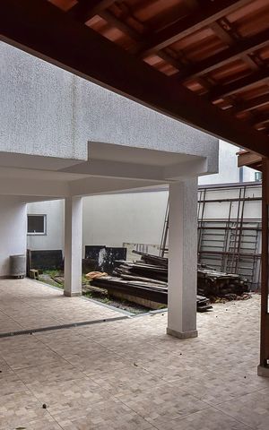 Casa para alugar com 250m², 3 quartos e 8 vagasQuintal