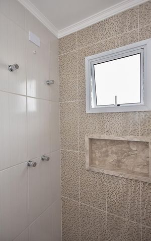 Casa para alugar com 250m², 3 quartos e 8 vagasChuveiro da Suíte 1