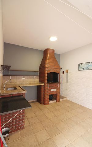 Casa à venda com 221m², 3 quartos e 4 vagasEspaço Gourmet