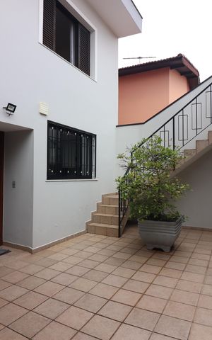 Casa à venda com 221m², 3 quartos e 4 vagasQuintal